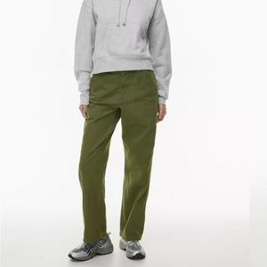 NWT Aritzia TNA Greenwich Pant in GD Fatigue Size 0 Short